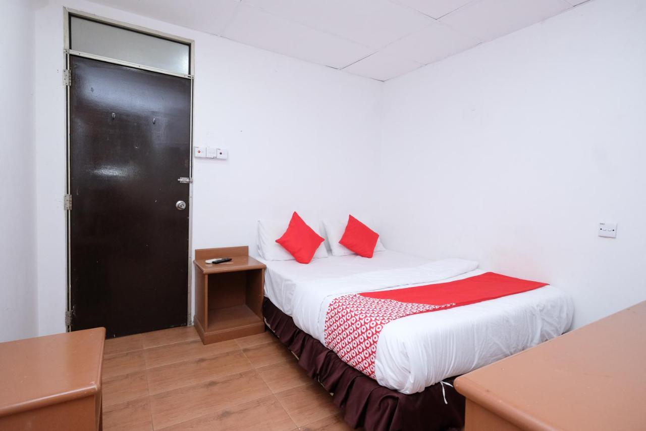 Oyo 715 Mr J Hotel Kota Bharu Exterior photo